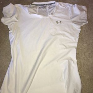 2 white under armor shirts